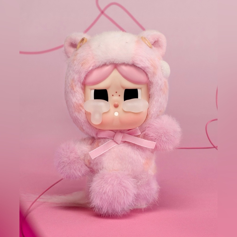 POP MART Have a Good Run Series Pendant - Sweet Love Crybaby